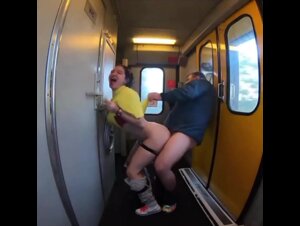 Sveltina in treno